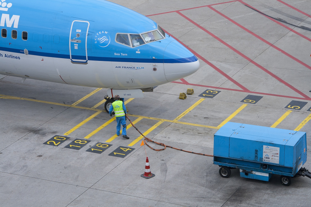 schiphol-filters-ultra-fine-particle-from-air-with-van-wees-innovations