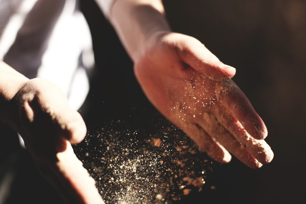 particle size and detection with UV flashlight